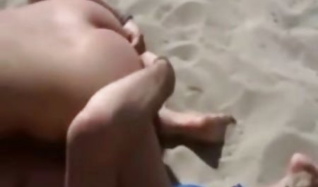 Petite Cutie با گربه عکس سکسی جدید شهوانی مرطوب خود بازی می کند